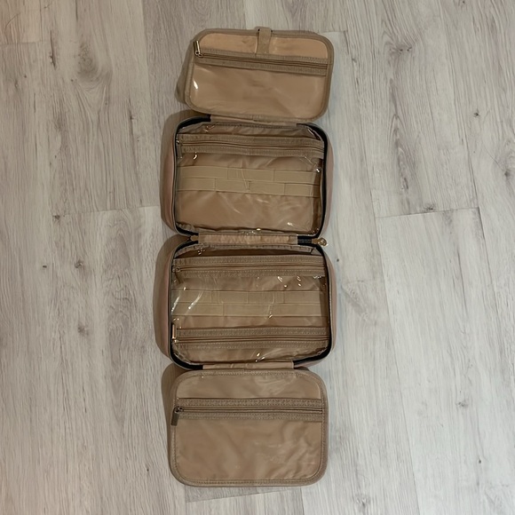 Toiletry Travel Bag - Picture 7 of 8